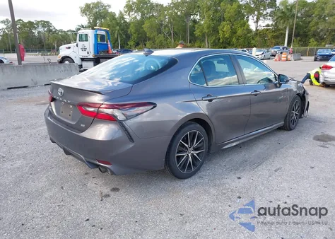 2022 Toyota Camry Se z USA, uszkodzony, nr VIN 4T1G11AK1NU062276